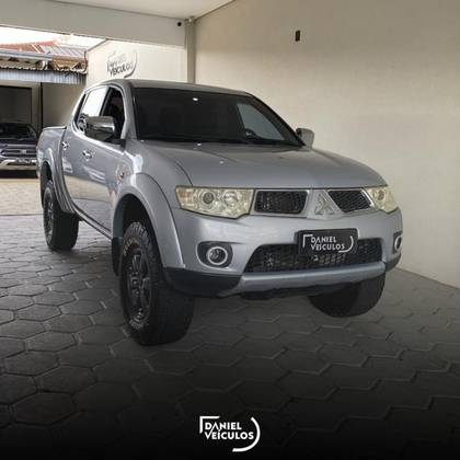 MITSUBISHI L200 TRITON 3.5 HPE 4X4 CD V6 24V FLEX 4P AUTOMÁTICO